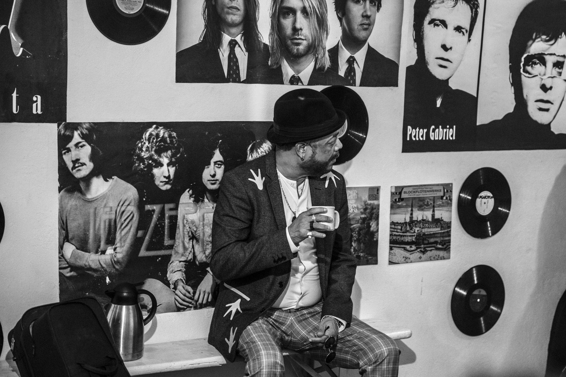 Backstage de un concierto de Pancho Céspedes. Foto: Larisa López.