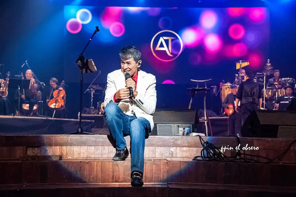 Concierto de Álvaro Torres en el teatro Karl Marx, 29 de diciembre de 2019. Foto Pepín el Obrero (José Antonio Medina) Concierto de Álvaro Torres en el teatro Karl Marx, 29 de diciembre de 2019. Foto Pepín el Obrero (José Antonio Medina)