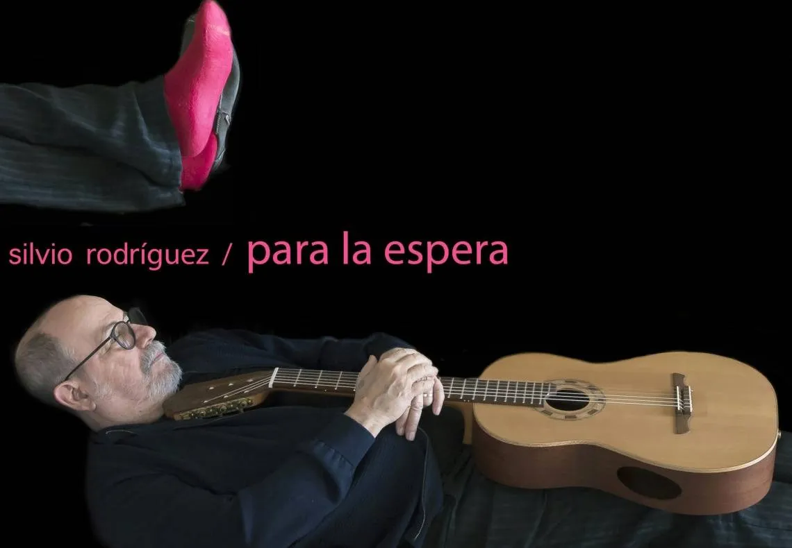 Detalle de la portada del álbum Para la espera, de Silvio Rodríguez, a partir de una fotografía de Daniel Mordzinski. Foto: Estudios Ojalá.
