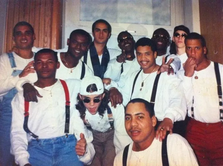 Con la banda de Manolín, el Médico de la Salsa. Foto: Cortesía del entrevistado.