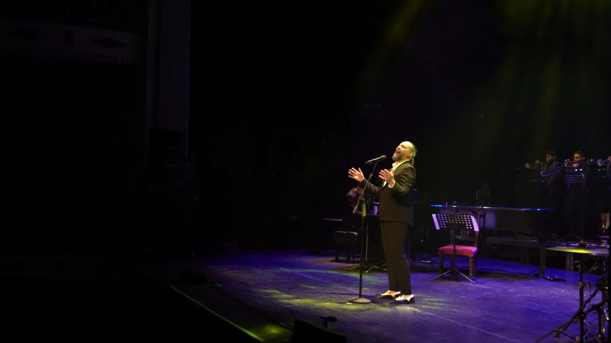 Alain Pérez en el Teatro Martí. Foto: Raúl Rivas.