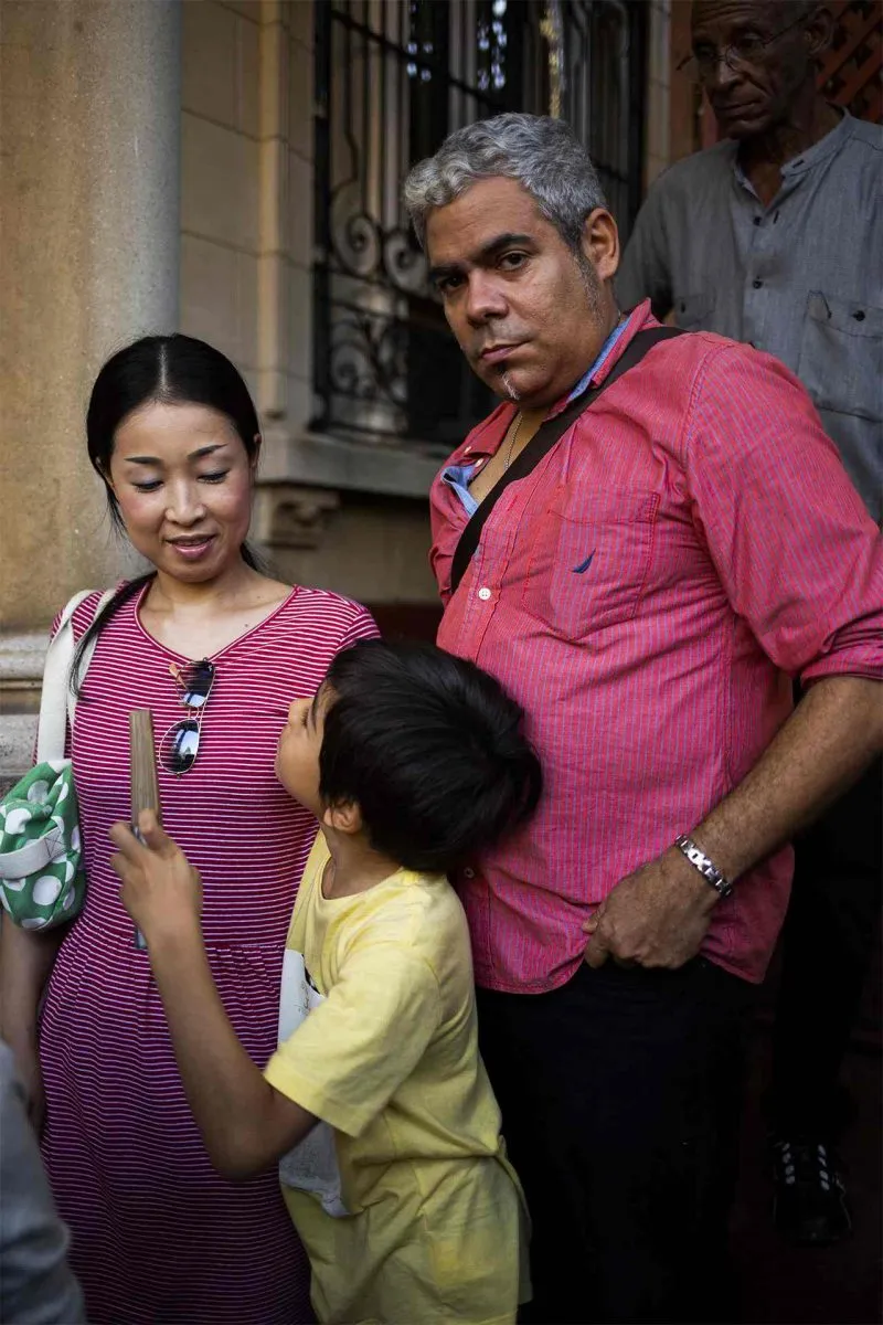 César López junto a su esposa e hijo. Foto: Roberto Chile. 